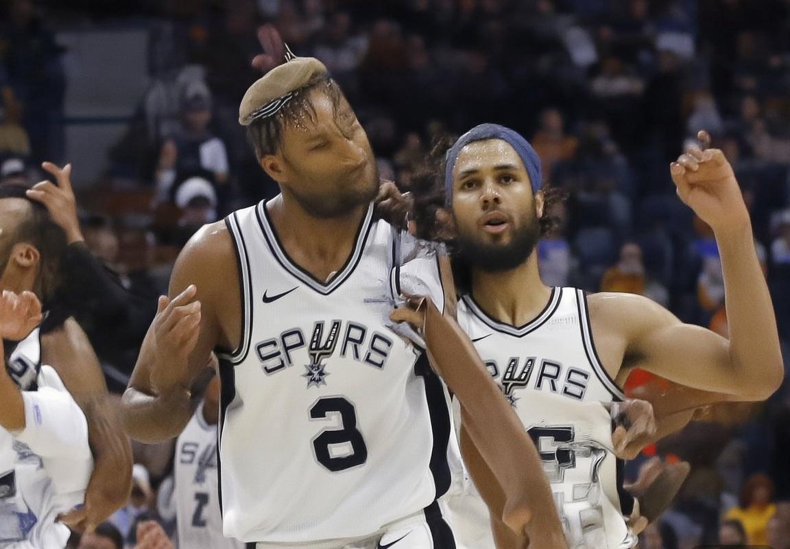 NBA常规赛排名洗牌：湖人队渔翁得利，圣安东尼奥马刺搅动西部格局